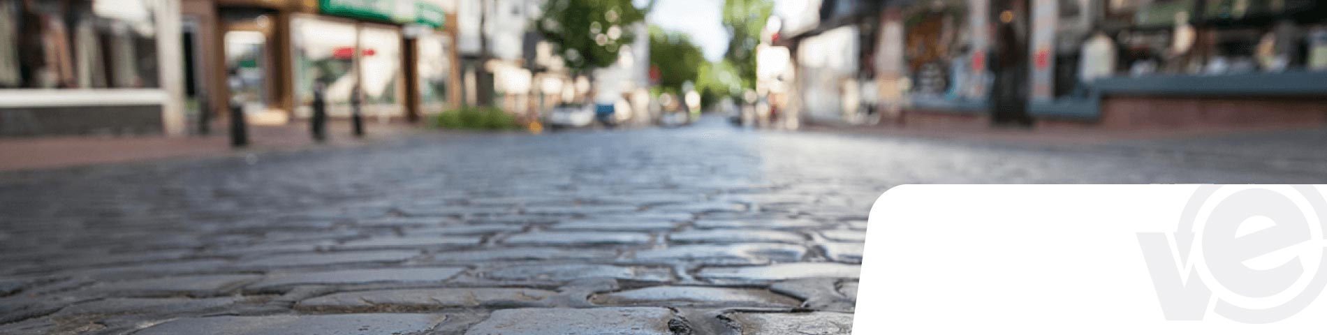 Ansicht einer sauberen Kopfsteinpflasterstraße